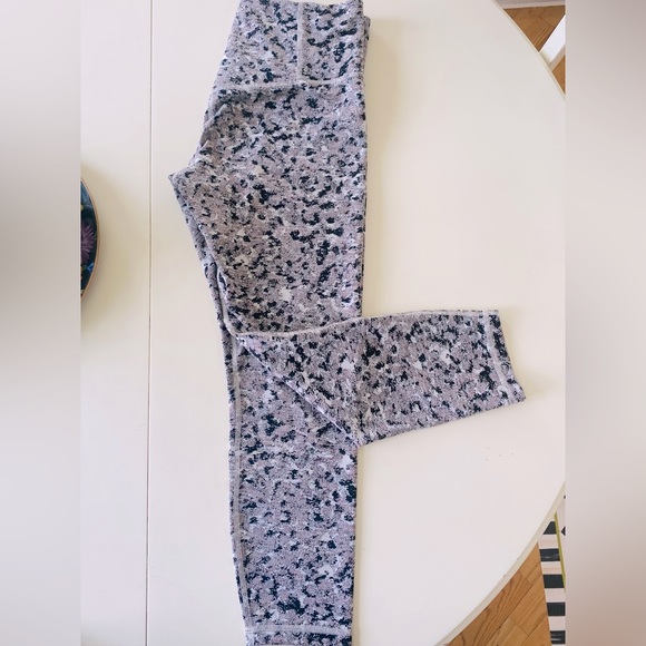 Athleta Elation Textured 7/8 Tight Legging - Picture 5 of 10